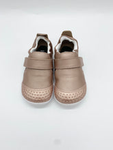 Load image into Gallery viewer, Bobux Go Cruiser Rose Gold 501021