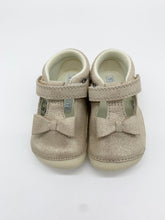 Load image into Gallery viewer, Startrite Wiggle Pale Gold Glitter Nubuck Pre-Walker/Cruiser Shoe