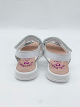 Load image into Gallery viewer, Pablosky Daisy Sandal Olimpio Blanco 442600