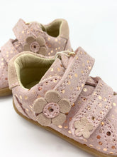 Load image into Gallery viewer, Primigi Baby Snail Shoe in Cipria Gold/Pink or Rosa