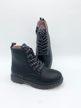 Load image into Gallery viewer, Garvalin Mat Negro Ankle Boot Star Lace