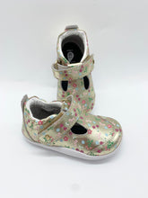 Load image into Gallery viewer, Bobux Scout T-Bar Cruiser Gold Multi