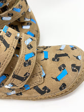 Load image into Gallery viewer, Superfit Saturnus First Walker Braun/Dog Print Braun 1-0009353-3000