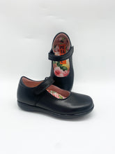 Load image into Gallery viewer, Petasil Bea Black Leather D