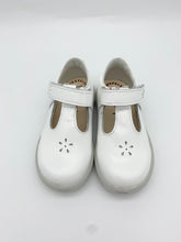 Load image into Gallery viewer, Ricosta Winona T-Bar White/Weiss Patent 50 2600202/810