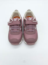 Load image into Gallery viewer, Biomecanics Malva Rosa Trainer 231007-B165