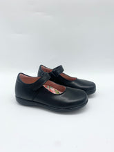 Load image into Gallery viewer, Petasil Bea Black Leather D