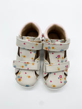 Load image into Gallery viewer, Superfit Bumblebee White/Multi Sandal 1-000397-1010