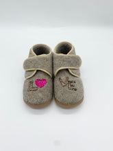 Load image into Gallery viewer, Bopy Amour Beige Slipper