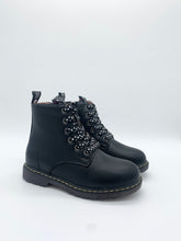Load image into Gallery viewer, Garvalin Mat Negro Ankle Boot Star Lace
