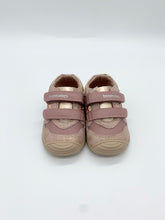 Load image into Gallery viewer, Biomecanics Sequin Gold Kiss Shoe