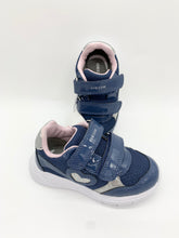 Load image into Gallery viewer, Geox Sprintye Trainer Avio/Silver