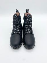 Load image into Gallery viewer, Garvalin Mat Negro Ankle Boot Star Lace