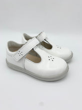Load image into Gallery viewer, Ricosta Winona T-Bar White/Weiss Patent 50 2600202/810