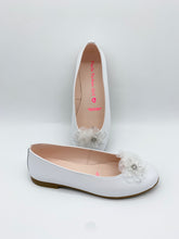 Load image into Gallery viewer, Pablosky White Shoe with Flower Napa Nacar Blanco 261879908