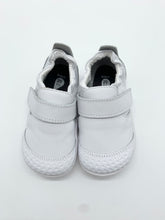 Load image into Gallery viewer, Bobux Go Cruiser White