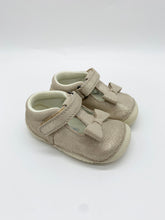 Load image into Gallery viewer, Startrite Wiggle Pale Gold Glitter Nubuck Pre-Walker/Cruiser Shoe