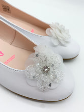 Load image into Gallery viewer, Pablosky White Shoe with Flower Napa Nacar Blanco 261879908