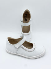 Load image into Gallery viewer, Petasil Mary Jane White Patent 6304-125.02.05