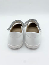 Load image into Gallery viewer, Petasil Mary Jane White Patent 6304-125.02.05