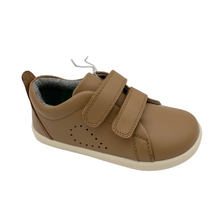Load image into Gallery viewer, Bobux Grass Court Shoe Caramel