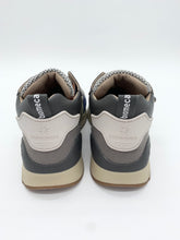 Load image into Gallery viewer, Biomecanics Hi Trainer Oyster