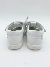 Load image into Gallery viewer, Primigi Closed Toe Star Sandal Bianco White 7909400