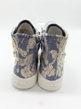 Load image into Gallery viewer, Lelli Kelly Zoe Hi-Top Blu Jeans LKED4954B00