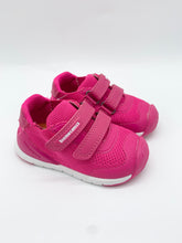 Load image into Gallery viewer, Biomecanics Trainer Fucsia 252130-C146