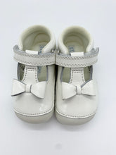 Load image into Gallery viewer, Startrite Wiggle White Patent Pre-Walker/Cruiser Shoe