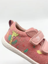 Load image into Gallery viewer, Garvalin Barefoot Jungle Shoe Rosa 252345-B032