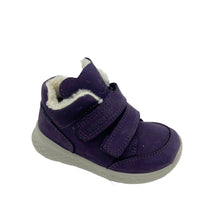 Load image into Gallery viewer, A purple Superfit Breeze Gore-Tex children's shoe with a fleece lining and double velcro fastening, featuring a bear shape on the tongue.
