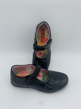 Load image into Gallery viewer, Petasil Expo 3 Mary Jane Black Patent E