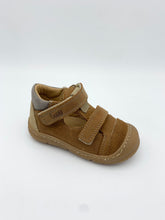 Load image into Gallery viewer, Bopy Jacour Shoe Caramel