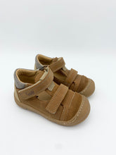 Load image into Gallery viewer, Bopy Jacour Shoe Caramel