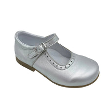 Load image into Gallery viewer, A silver-colored Bopy Savenay shoe with a leather upper and lining, featuring a classic buckle fastening and cut-out detail along the rim.
