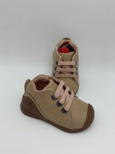 Load image into Gallery viewer, lace shoe taupe
