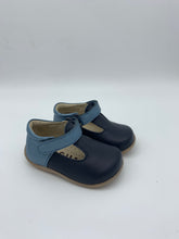 Load image into Gallery viewer, Petasil Savana T-Bar Navy