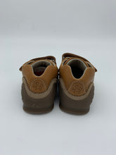 Load image into Gallery viewer, Biomecanics Tan Shoe Arena