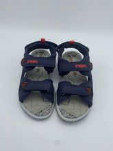 Load image into Gallery viewer, Pablosky Sandal PU Navy Red 973620