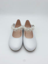 Load image into Gallery viewer, Pablsoky White Shoe Flower Strap/Napa Nacar Blanco 863708 349658