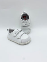 Load image into Gallery viewer, Garvalin Barefoot Shoe White
