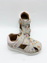 Load image into Gallery viewer, Superfit Bumblebee White/Multi Sandal 1-000397-1010
