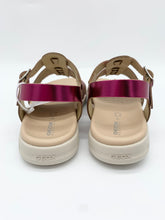 Load image into Gallery viewer, Geox Soleima Metallic Sandal Fuchsia
