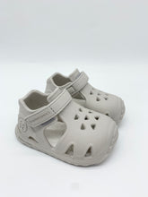 Load image into Gallery viewer, Biomecanics Water Sandal Beige 262290-C103
