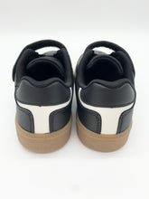 Load image into Gallery viewer, Geox Emberlix Boy Black/white J66DJA 054FU C0127
