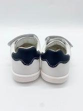Load image into Gallery viewer, Pablosky Leader-Tech First Walker White/Navy 064802
