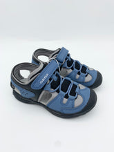 Load image into Gallery viewer, Geox Vaniett Closed Toe Sandal Lt Blue/Black
