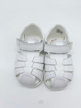 Load image into Gallery viewer, Pablosky Closed Toe Sandal Plus Blanco
