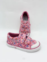 Load image into Gallery viewer, Startrite Loveheart Pink Canvas Shoe
